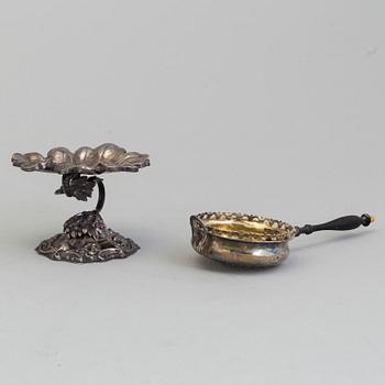 TESPINDEL & NÅLFAT, silver, bl a Gustaf Möllenborg, Stockholm, 1860.