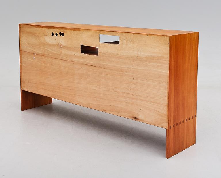 SIDEBOARD, 1900-/2000-tal.