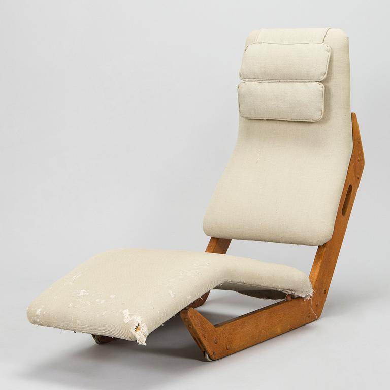 Ilmari Tapiovaara, lepotuoli, "Pyöriäinen" (Dolphin chair) Skanno 1960-luvun alku.