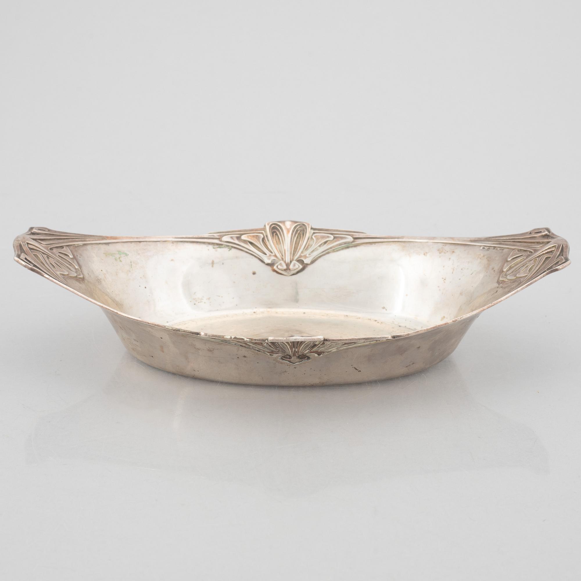 A Swedish silver Art Nouveau bowl, mark of Carl Andreas Kjernås, Gothenburg 1918.