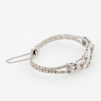 Bracelet, 18K white gold with marquise cut and brilliant cut diamonds.