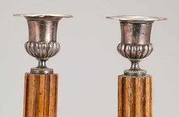 LJUSSTAKAR, ett par, sengustavianska, tidigt 1800-tal.