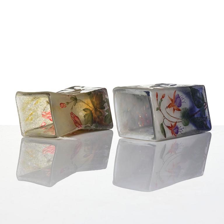 Daum Frères, a set of two Art Nouveau cameo glass vases, Nancy, France.
