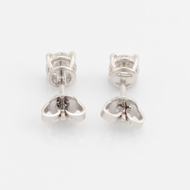 Brilliant cut diamond stud earrings, with IGI report.