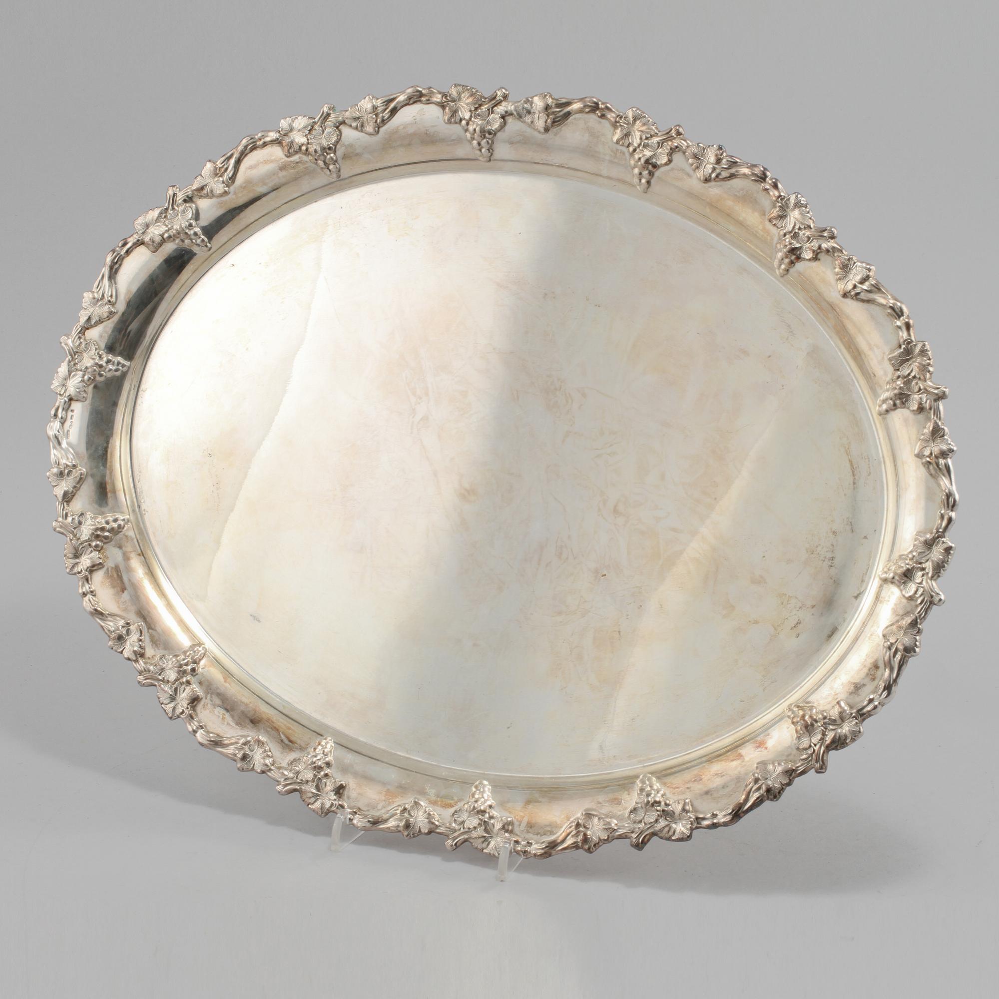 FAT, silver, Adolf Landoff, Göteborg, 1944, importstämplad. Vikt 1221 g.