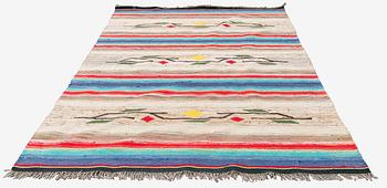 Räsymatto, 1900-luvun puoliväli. Noin 270 x 180 cm.