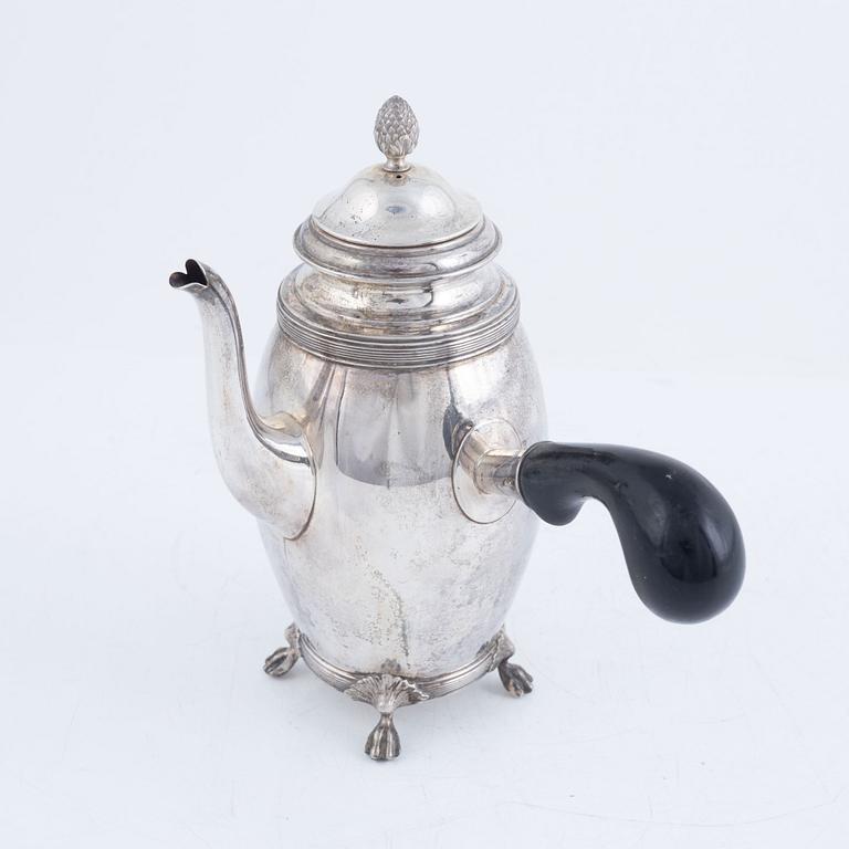 A silver coffee pot, mark of AG Dufva, Stockholm 1928.