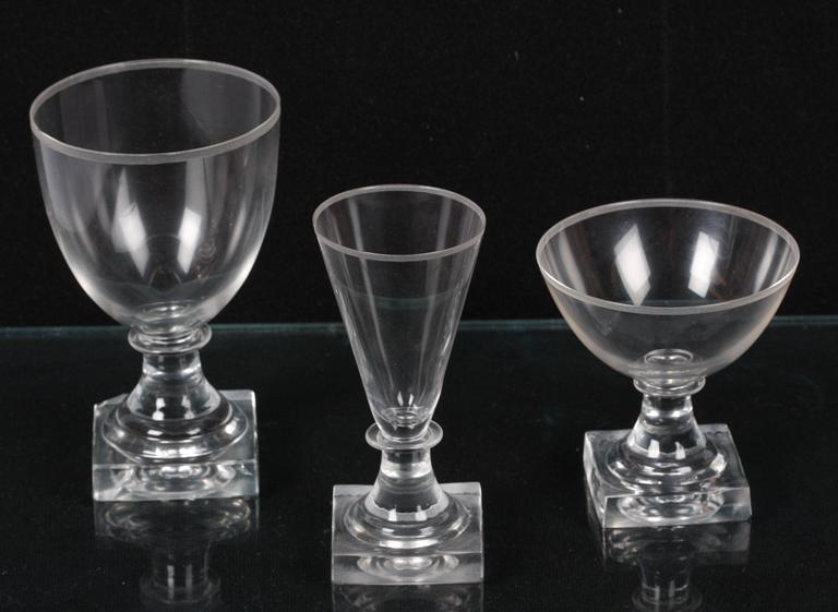 GLASSERVIS, ca 23 delar.