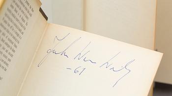 IAN FLEMING, 2 st,  "Goldfinger" samt "Thunderball", Jonathan Cape, Thirty Bedford Square London. 1959 samt 1961.
