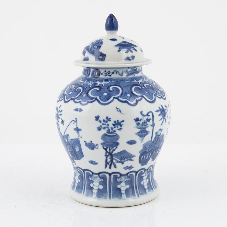 A blue and white porcelain urn with cover, China, 20th century.