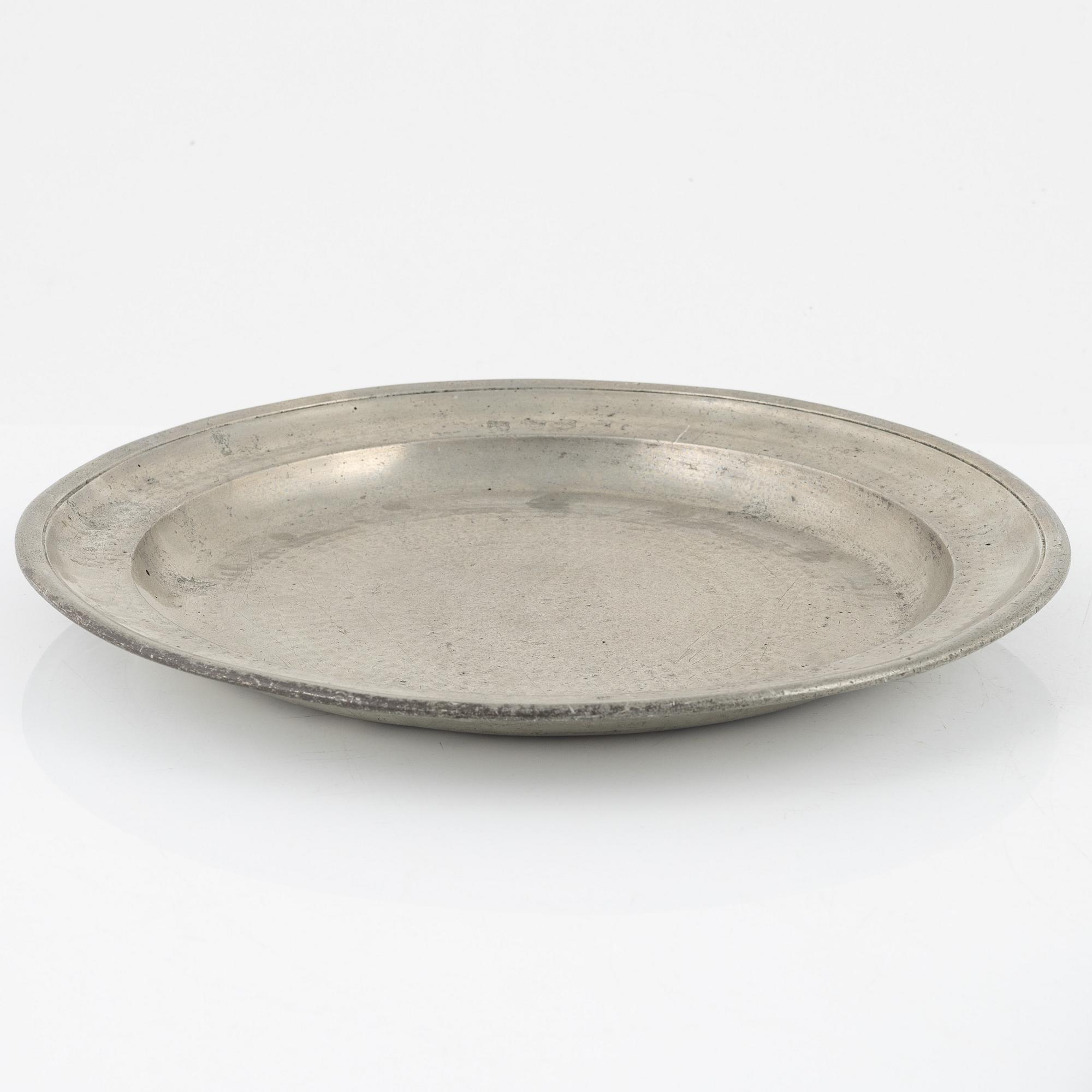 Samling tenn, 8 delar, bl.a. Erik Wikgren, Nyköping (mästare 1805-1846).