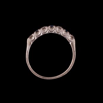 RINGAR, 2 st, 18K vitguld, diamanter och safirer. Vikt totalt ca 8,4 g.