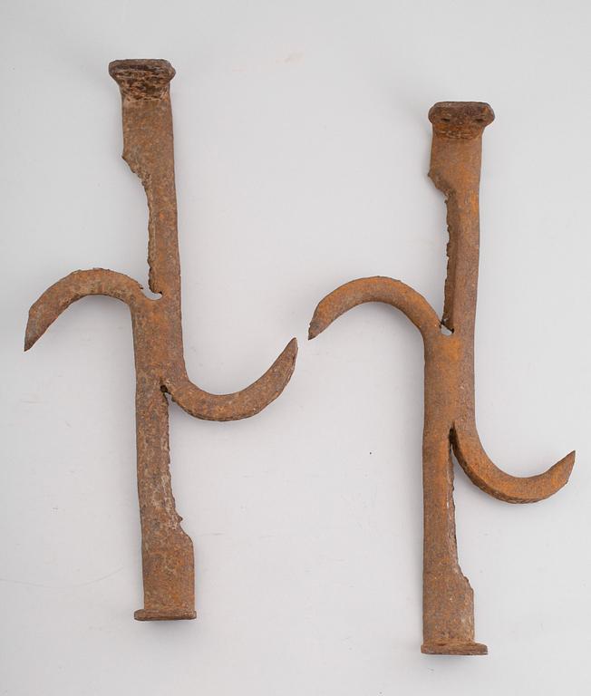 TJUVAJÄRN, 1 par, smide, för fönster, 1800-tal.