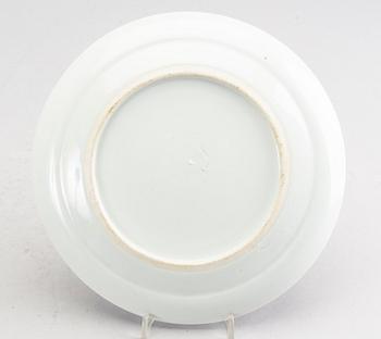 A set of five Chines 19th century porcelain plates.