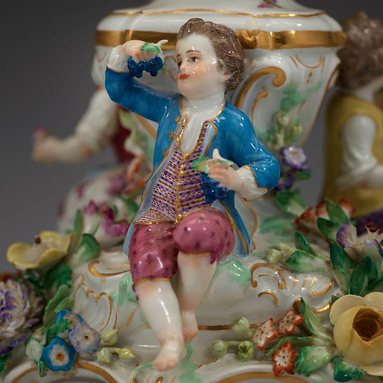 A flower-encrusted Meissen seven-light candelabra, end of 19th Century.