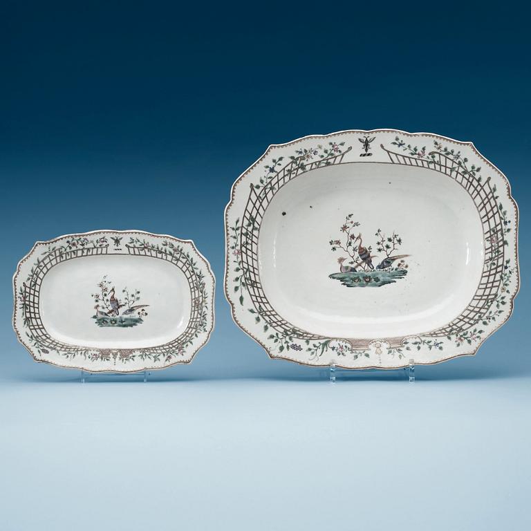 An Armorial tureen stand and serving dish, Qing dynasty, Qianlong (1736-95).