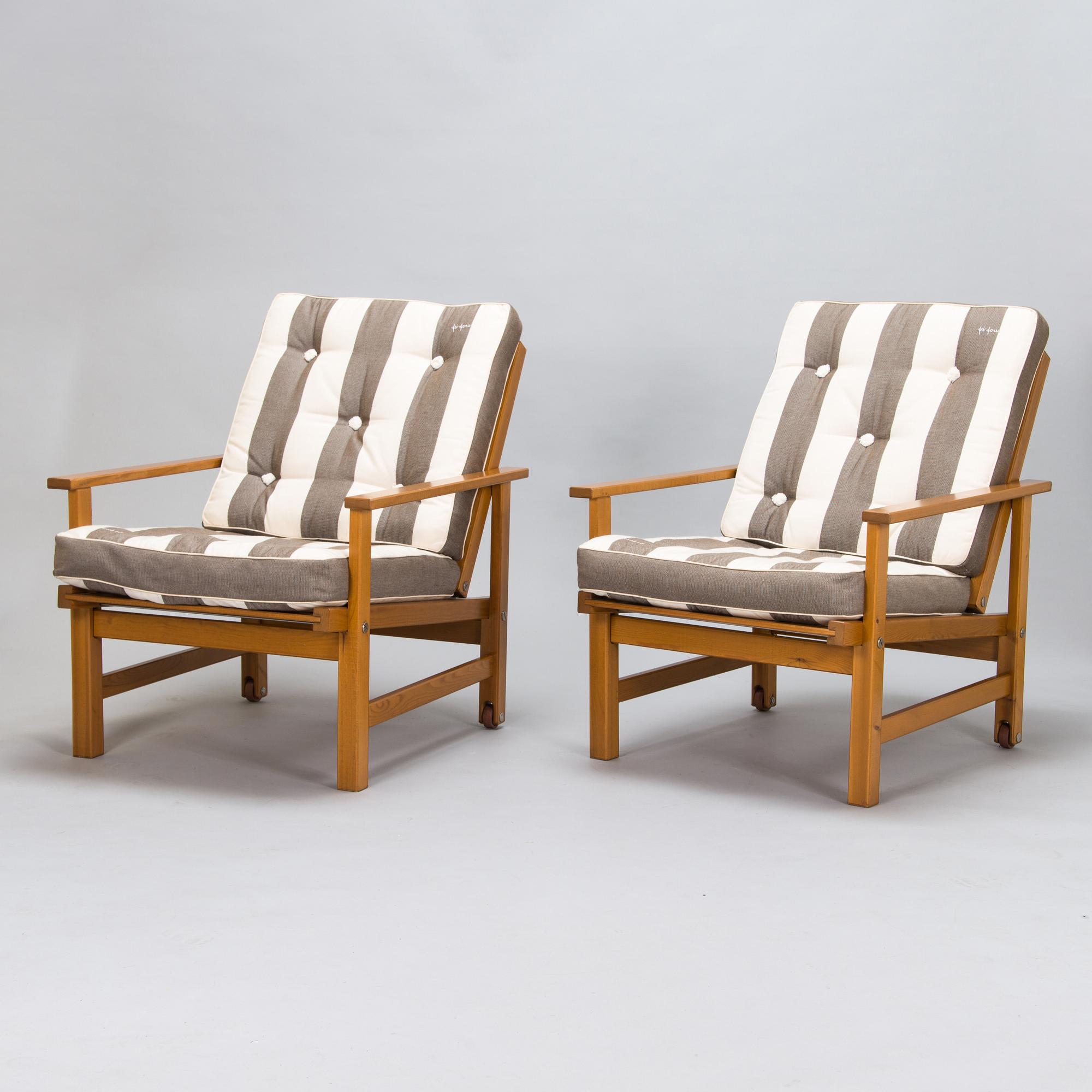 Elsa Stackelberg, a garden table and a pair of garden chairs, Fri Form, Edsbruk, Sweden, late 20th century.
