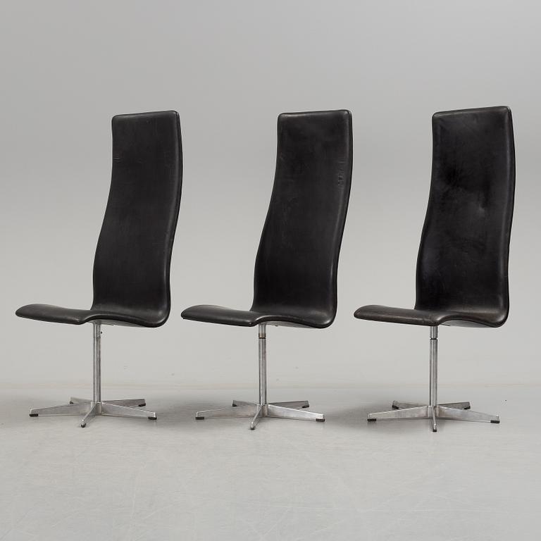 ARNE JACOBSEN, stolar, tre stycken, Oxford hög.