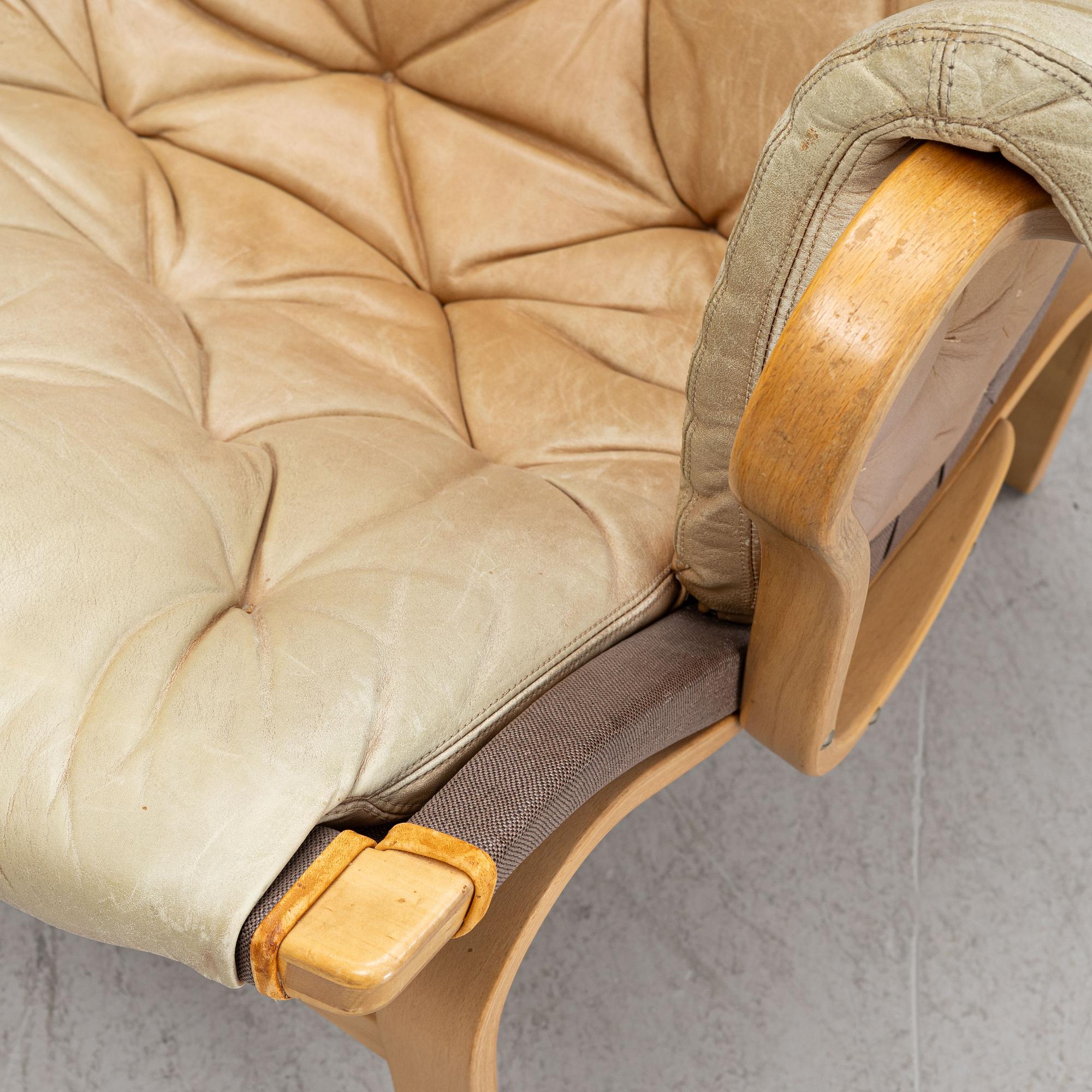 Bruno Mathsson, fåtölj med fotpall, "Pernilla", Dux,