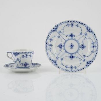 Royal Copenhagen, Kaffeservis, porslin, 25 delar, "Musselmalet", Royal Copenhagen, Danmark.