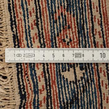 GALLERIMATTA, semiantik Azerbajdzjan sannolikt, ca 368 x 112 cm.