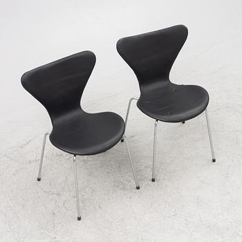 Arne Jacobsen, six 'Series 7' chairs, Fritz Hansen, Denmark, 1967 and later.