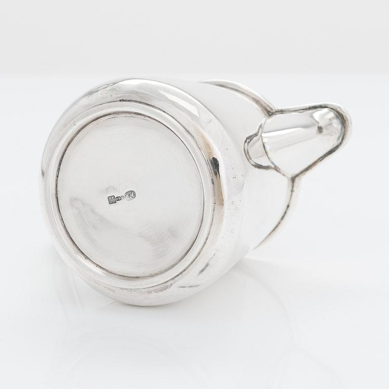 Gräddkanna, silver, Nikolaj Nikitin alt. Henrik Hacklin St. Petersburg 1871.
