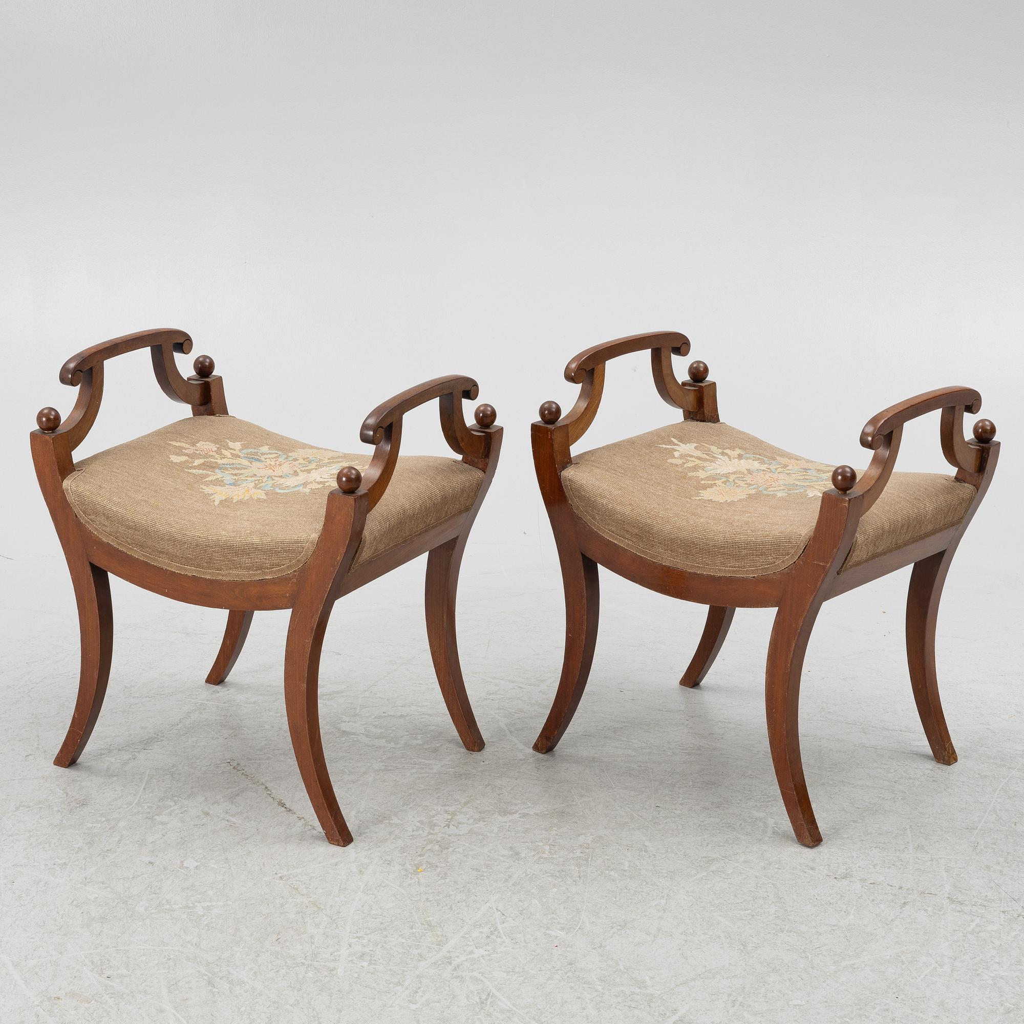 Taburetter, ett par, Karl Johan, 1800-tal.
