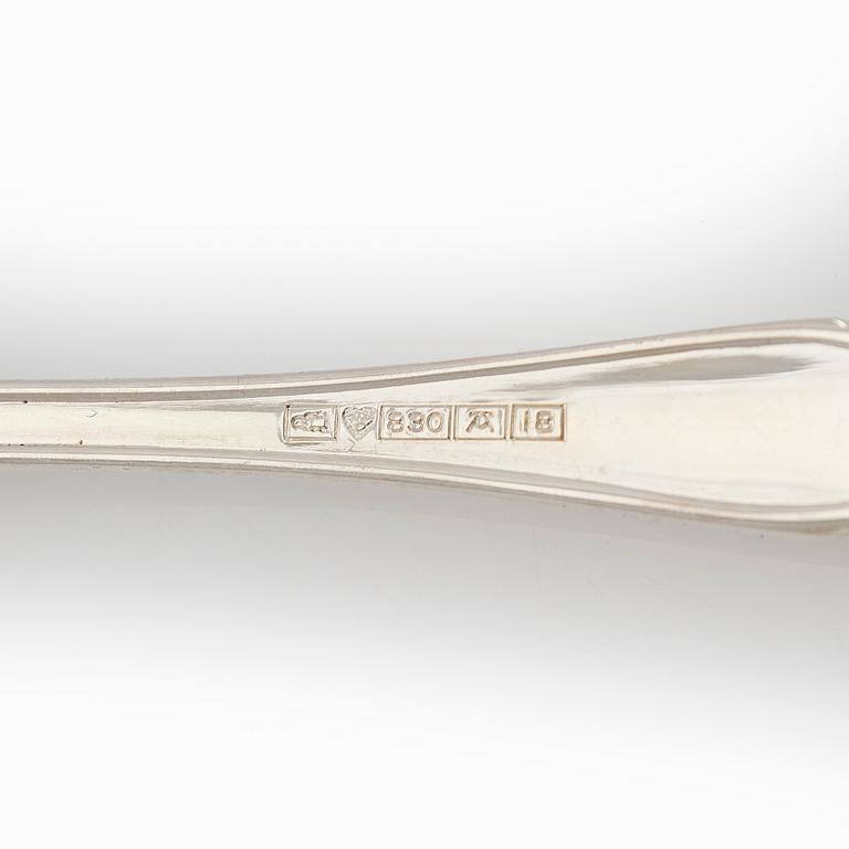 An 118-piece set of 'Chippendale' silver cutlery, Finnish hallmarks. In cutlery box.