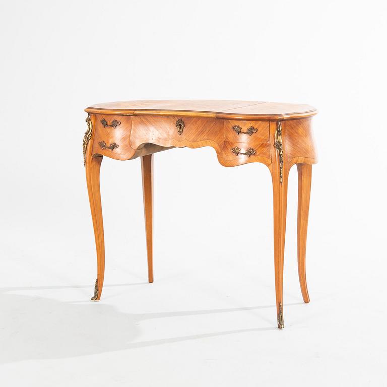 Toilettebord Louis XV-stil 1900-talets mitt.