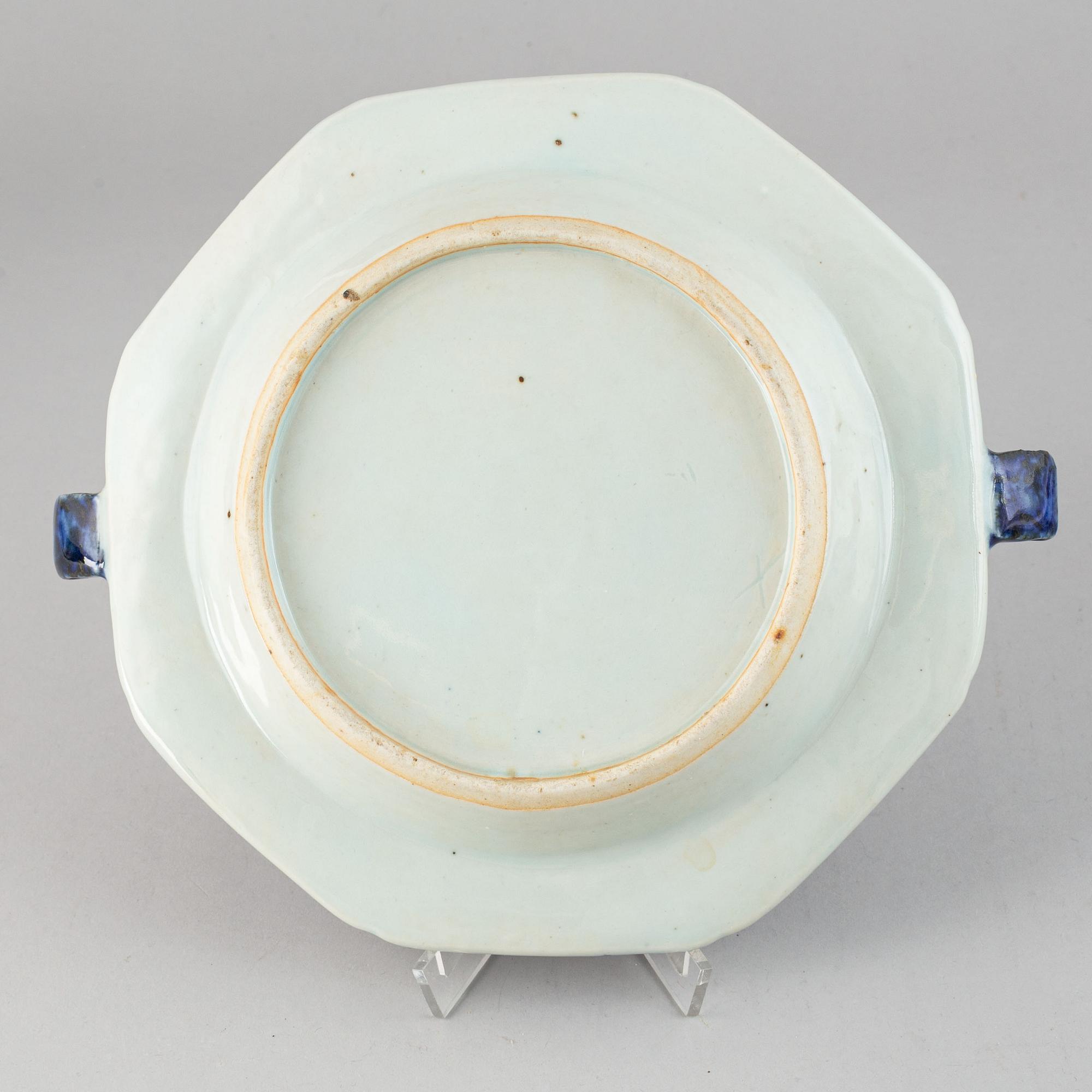 A set of three blue and white hot water plates, Qing dynasty, circa 1800.