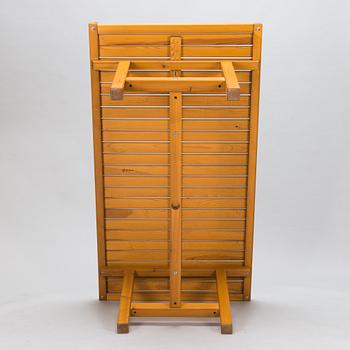 Elsa Stackelberg, a garden table and a pair of garden chairs, Fri Form, Edsbruk, Sweden, late 20th century.