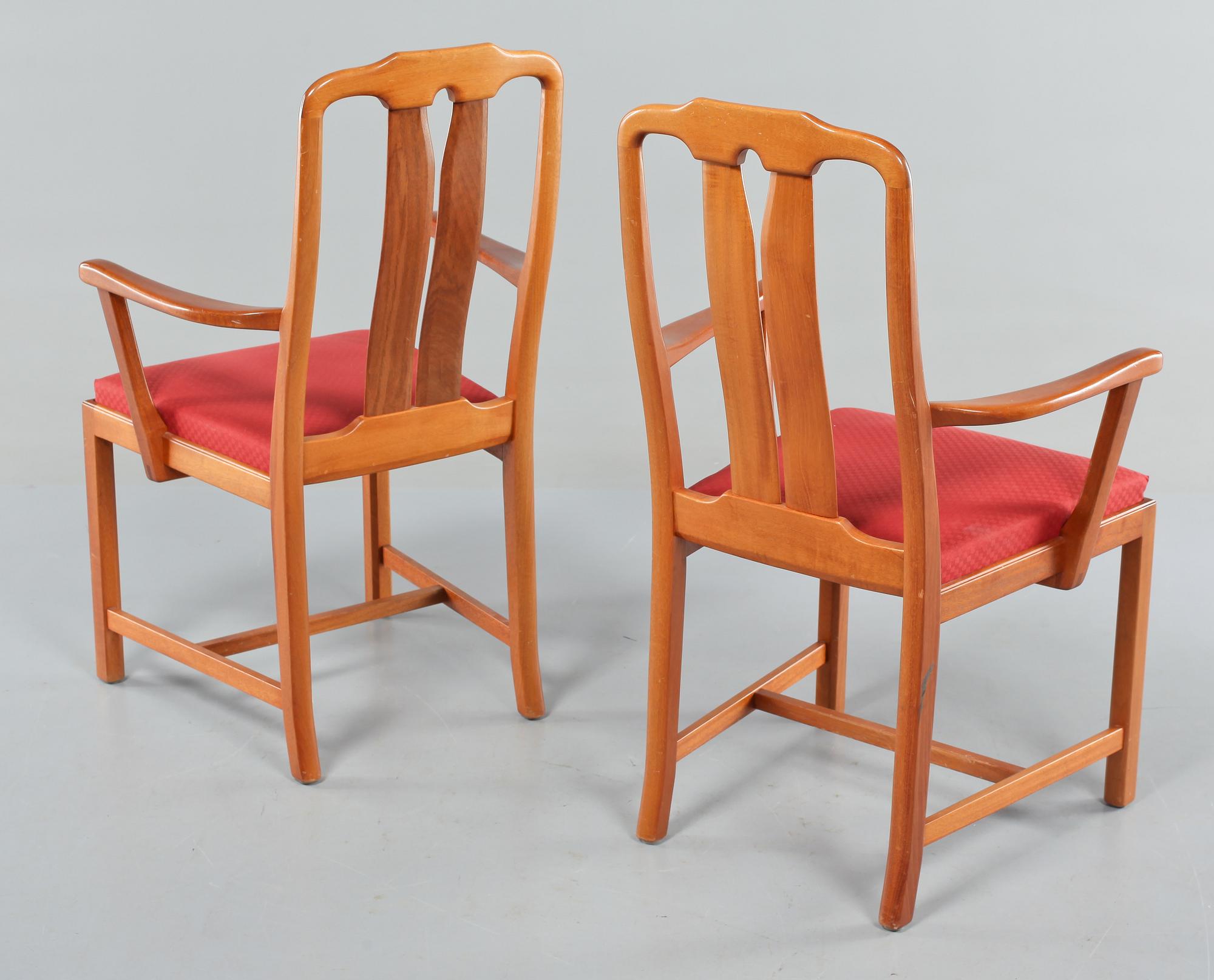KARMSTOLAR, ett par, "Ambassadör", Carl Malmsten, Rydéns Interiör, tillverkade 1985.