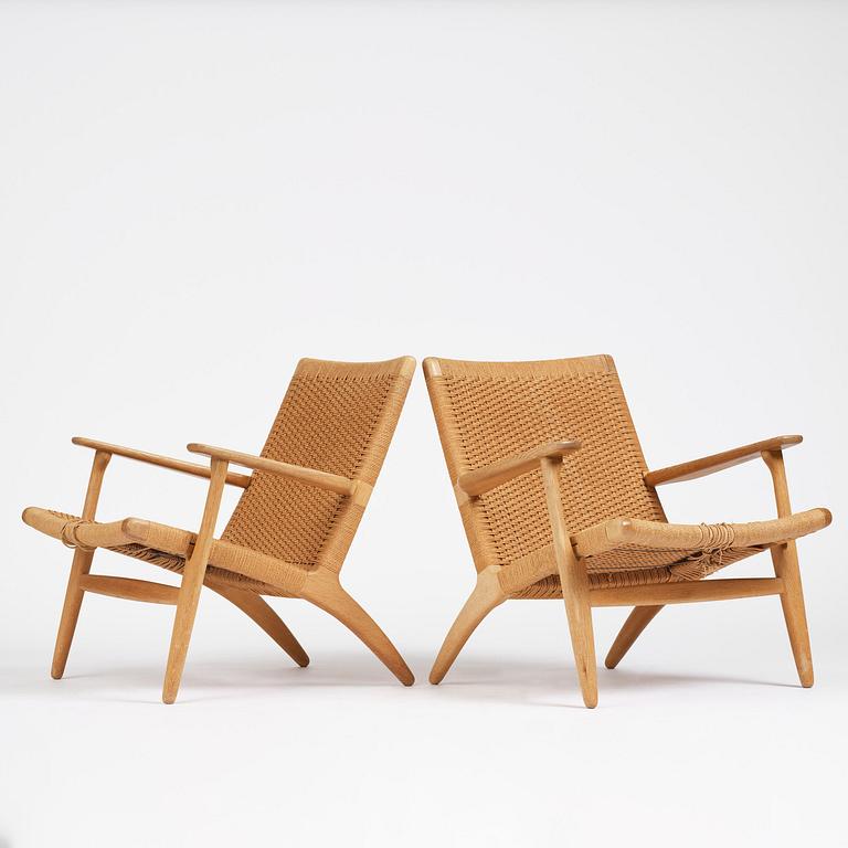 Hans J. Wegner, fåtöljer, ett par, "CH25", Carl Hansen & Son, Danmark, 1960-tal.