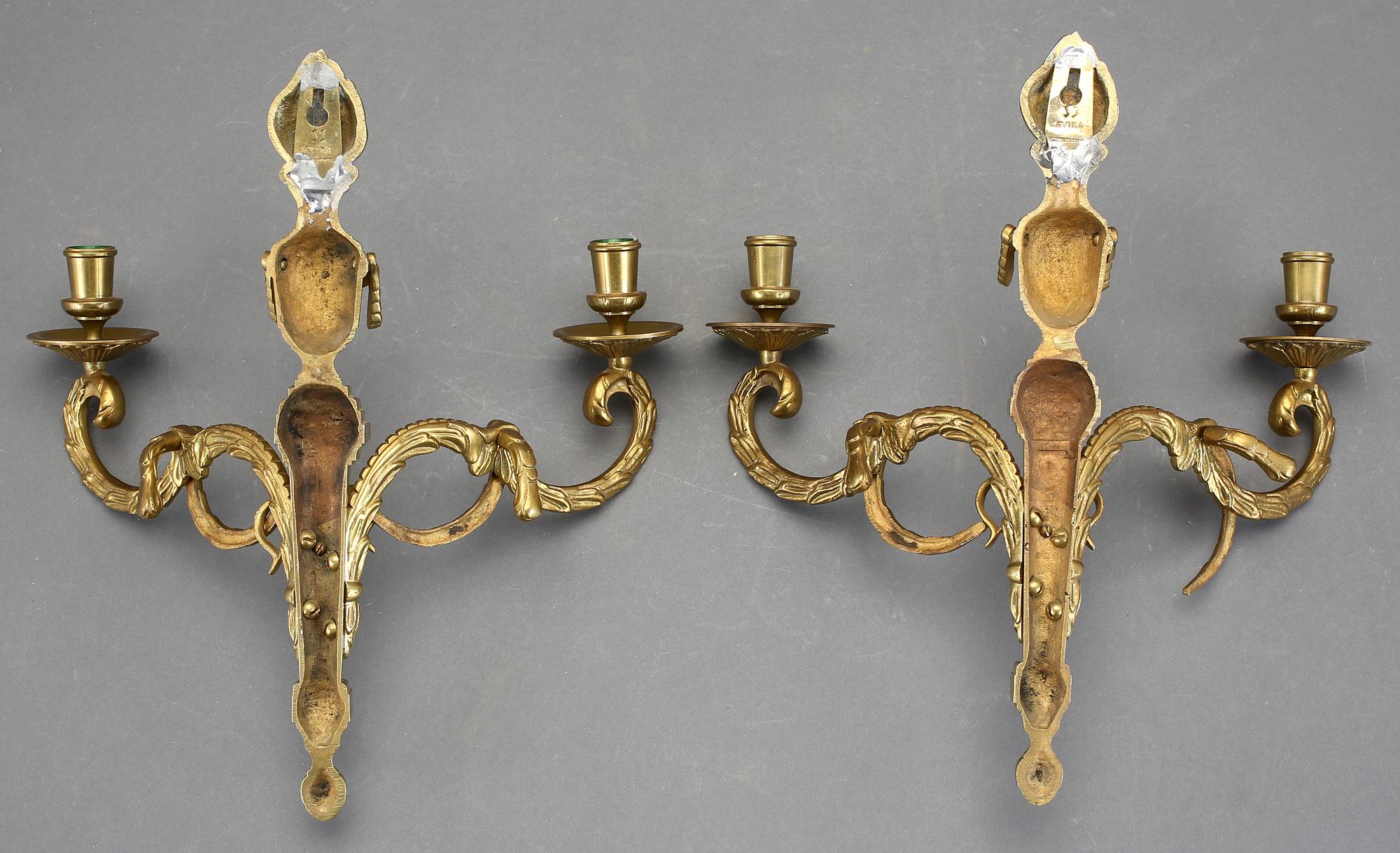 APPLIQUER, ett par. Mässing. Gustaviansk stil, 1900-tal.