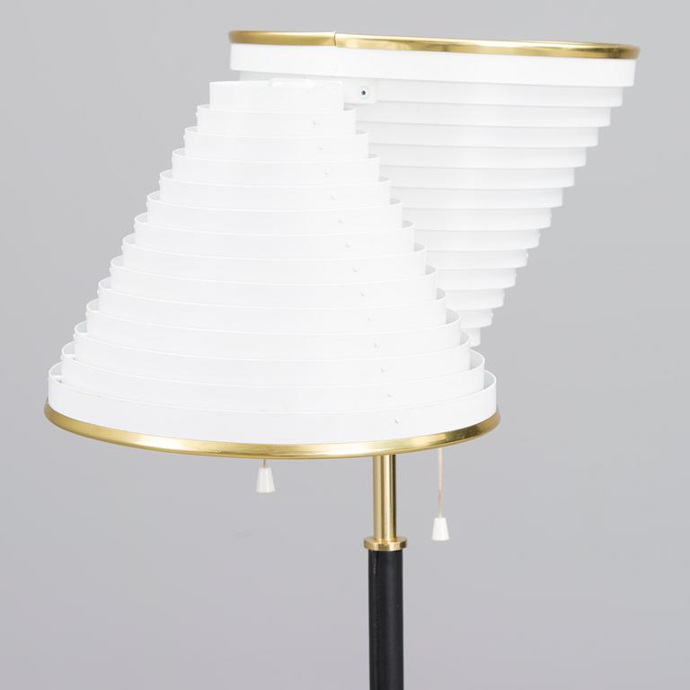 ALVAR AALTO, golvlampa, modell A 810, Valaisinpaja, 1980-tal.