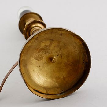 BORDSLAMPA, förgylld brons, empire, 1800-talets första hälft.