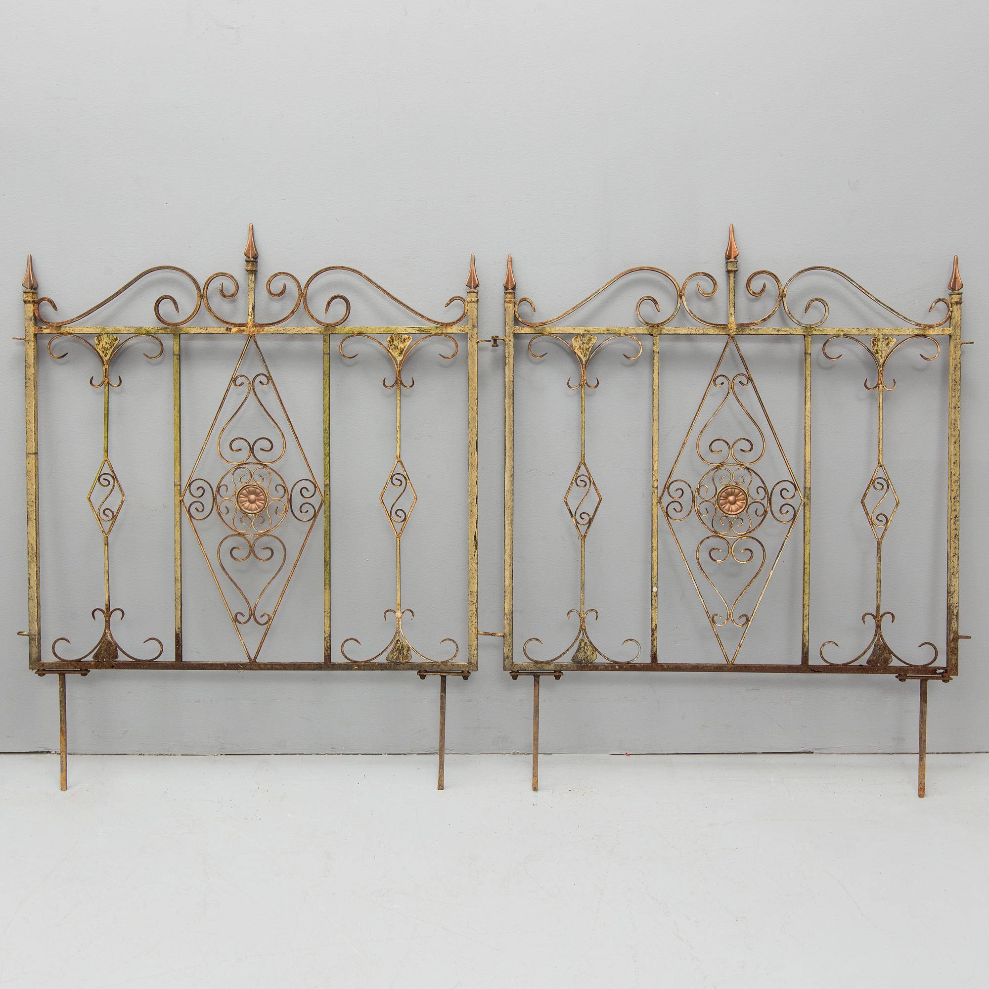 SMIDESGALLER, troligen till balkong eller terrass, 8 delar, omkring 1900.