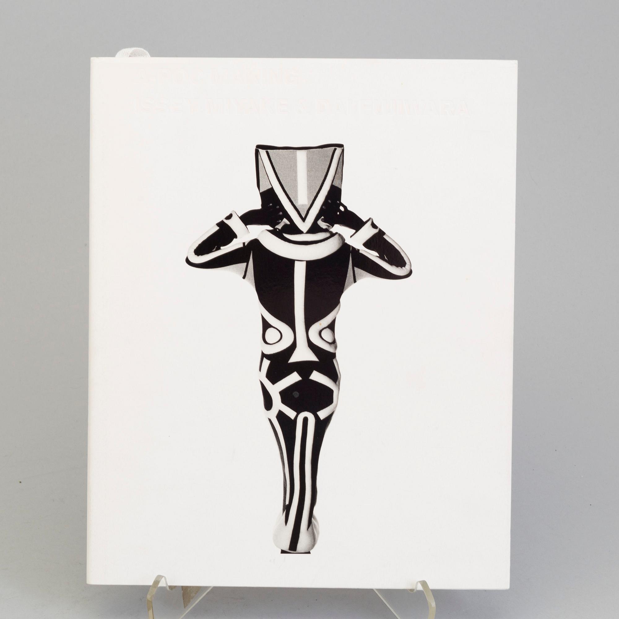 BOOKS ABOUT FASHION (4): Issey Miyake.