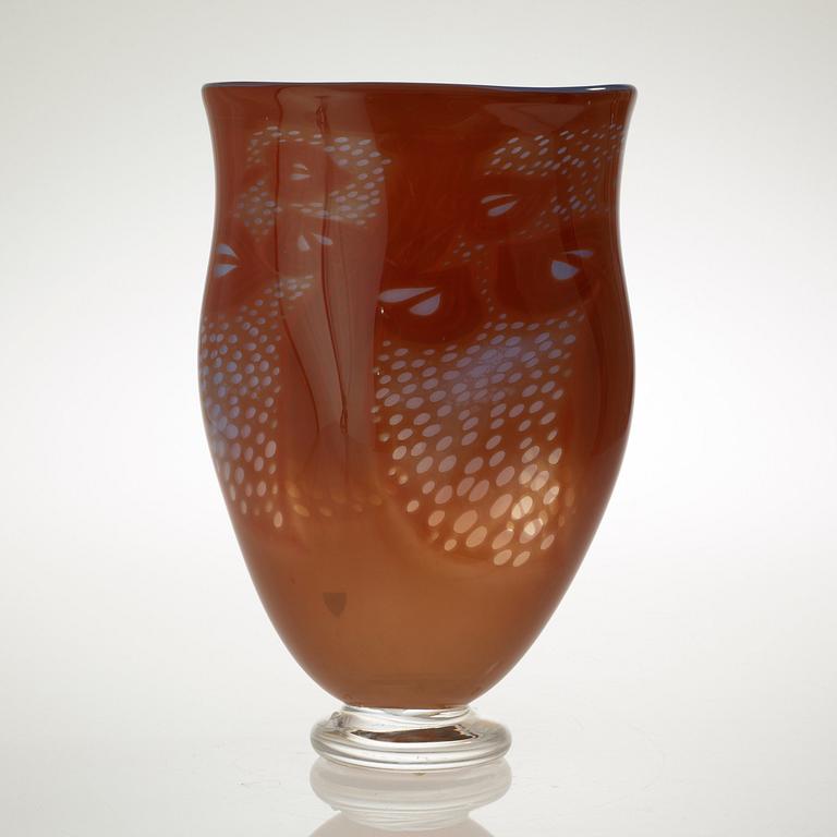 A Gunnar Cyrén 'graal' glass vase, Orrefors 1990.