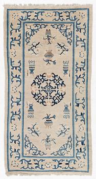 Carpet, China, approx. 175 x 95 cm.