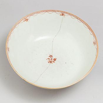 A pair of blue and white jugs and a punch bowl, Qing dynasty, Jiaqing (1796-1820).