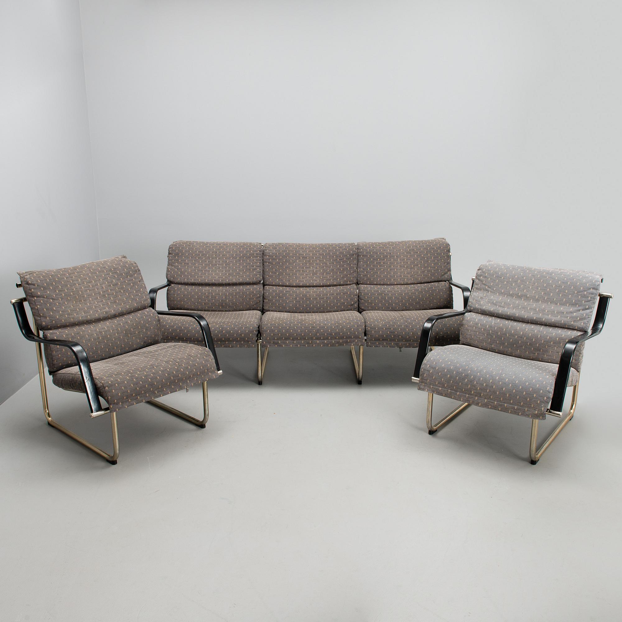 A 1980s 3 piece sofa suite 'Remmi' for Avarte.