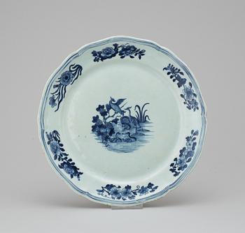 38. A blue and white plate, Qing dynasty. Qianlong (1736-1795).
