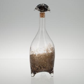 KARAFF, "Napoleon", klart och bruntonat glas, signerad Björn Wecksrtöm Notsjö.