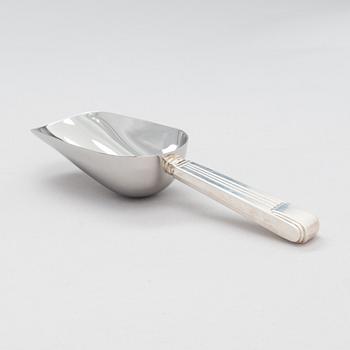 Tiffany & Co,  ice scoopin sterling silver and stainless steel, late 20th century.