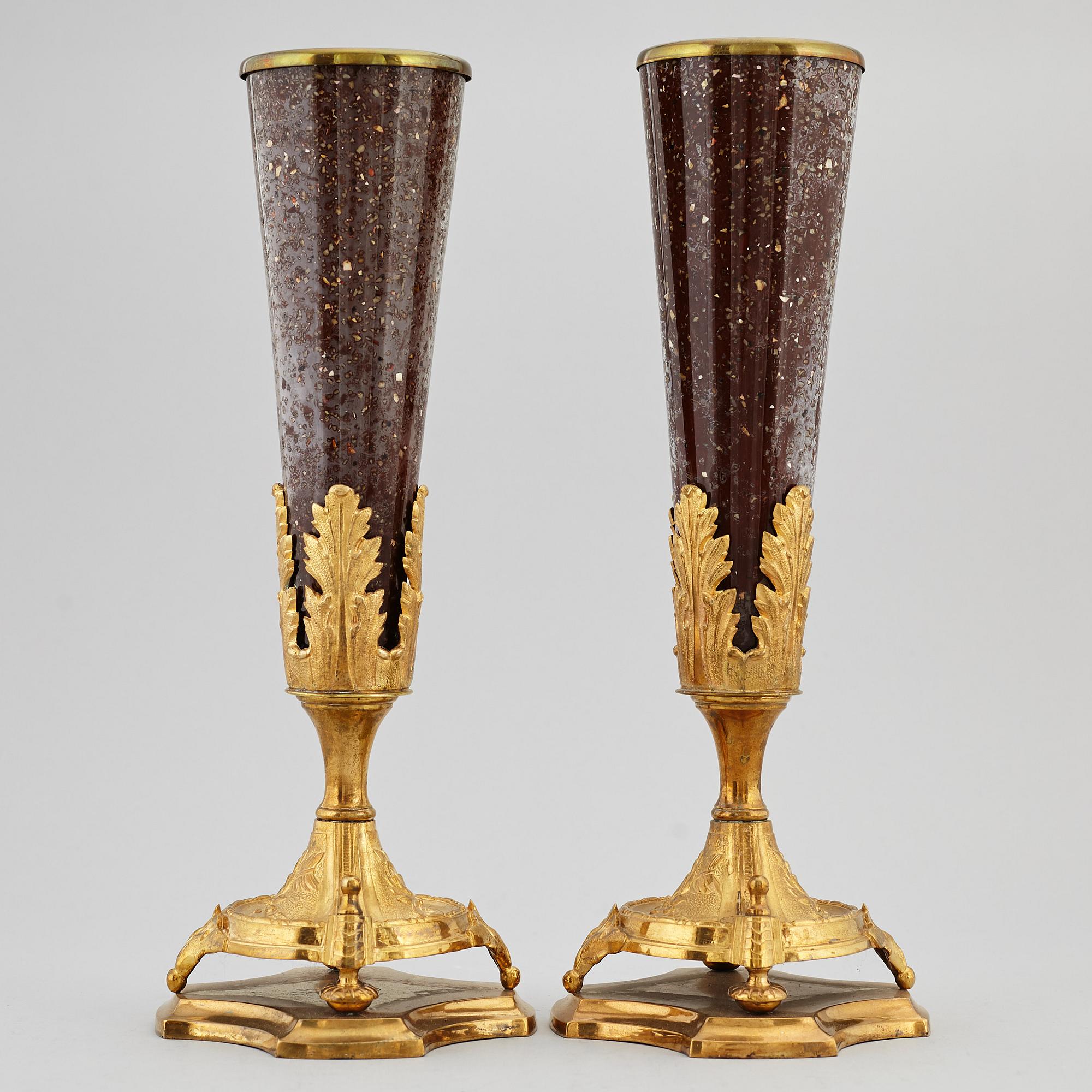 VASER, ett par, empirestil, 1800-tal.