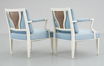KARMSTOLAR, ett par. Modell 969, Josef Frank, Svenskt Tenn.