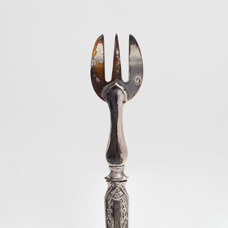 Ostrongafflar, 12 st, silver, stämplade PDR med stjärna, fransk exportstämpel.