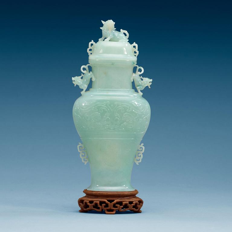 A Chinese archaistic nephrite vase with cover, 20th Century.